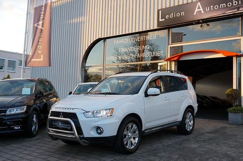Gebraucht Mitsubishi Outlander Edition 147 PS (108 kW) 2011 Weiß SUV