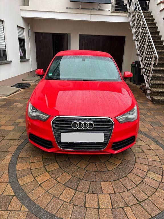 Rot Gebraucht 2012 Audi A1 Ambition Kleinwagen | 7.700 € (Guter Preis) - Bild 1/4