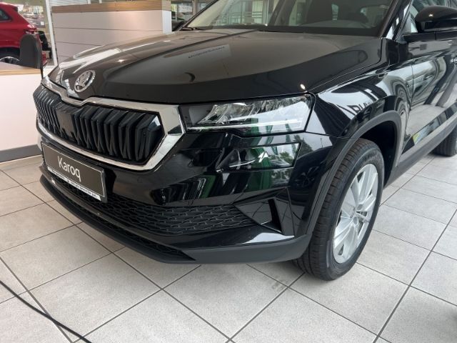 Schwarz Neu 2025 Skoda Karoq Selection SUV | 31.990 € (Fairer Preis) - Bild 1/4