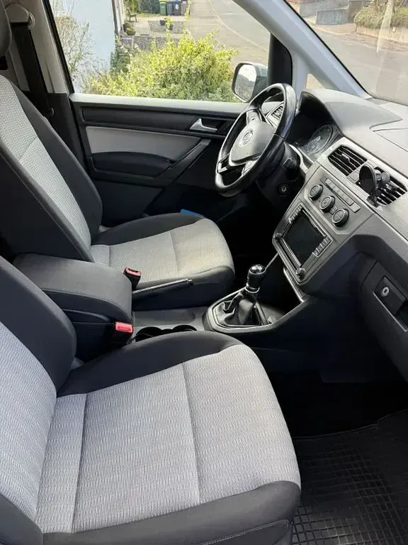 Gebraucht VW Caddy Comfortline 125 PS (91 kW) 2017 Grau Van / Kleinbus
