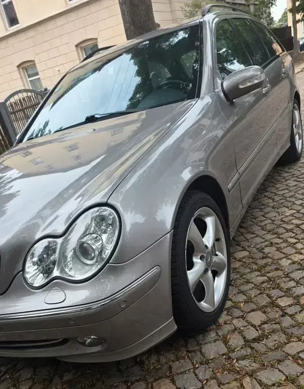 Gebraucht Mercedes C200 Avantgarde 167 PS (122 kW) 2003 Grau Limousine