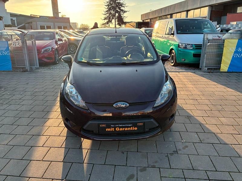 Gebraucht Ford Fiesta Trend 90 PS (66 kW) 2010 Silber Kleinwagen