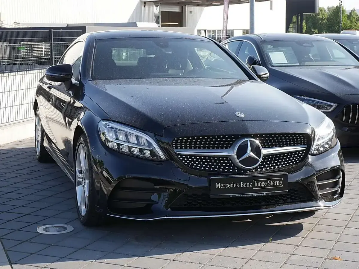 Gebraucht Mercedes C180 AMG 156 PS (114 kW) 2019 Obsidianschwarz Coupé