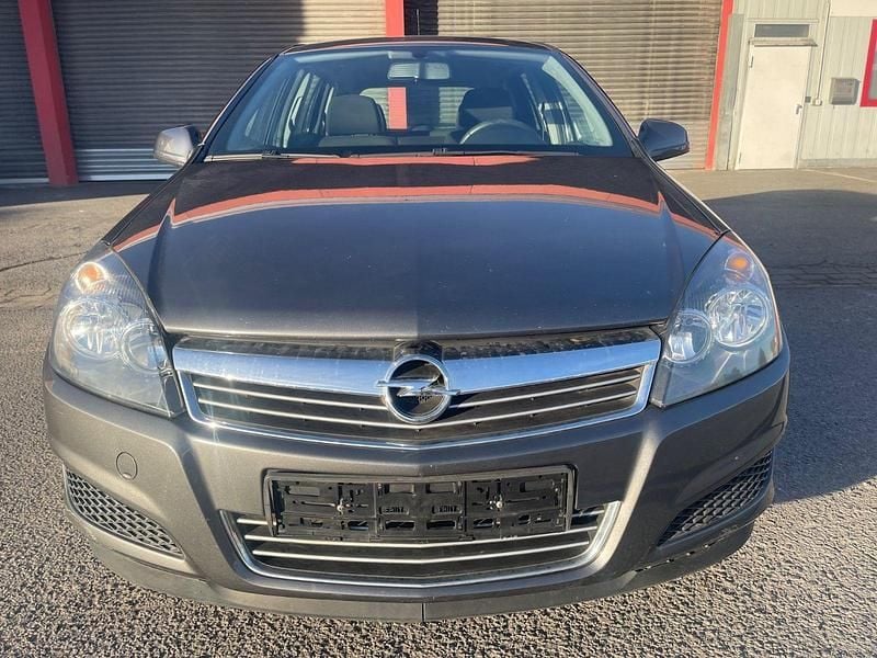 Gebraucht Opel Astra 116 PS (85 kW) 2012 Grau Kombi