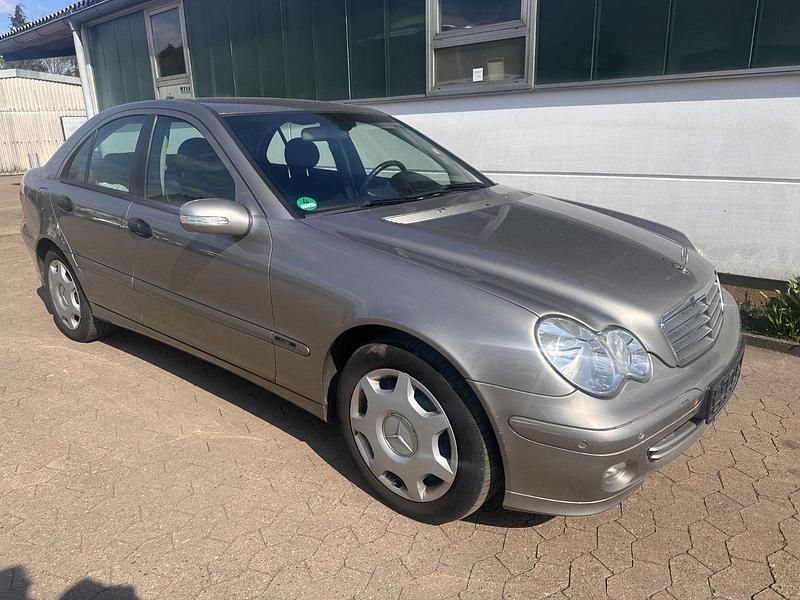 Gebraucht Mercedes C200 122 PS (89 kW) 2004 Silber Limousine