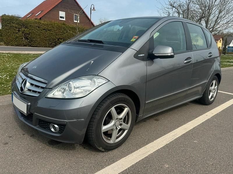 Gebraucht Mercedes A160 95 PS (69 kW) 2011 Grau Kleinwagen