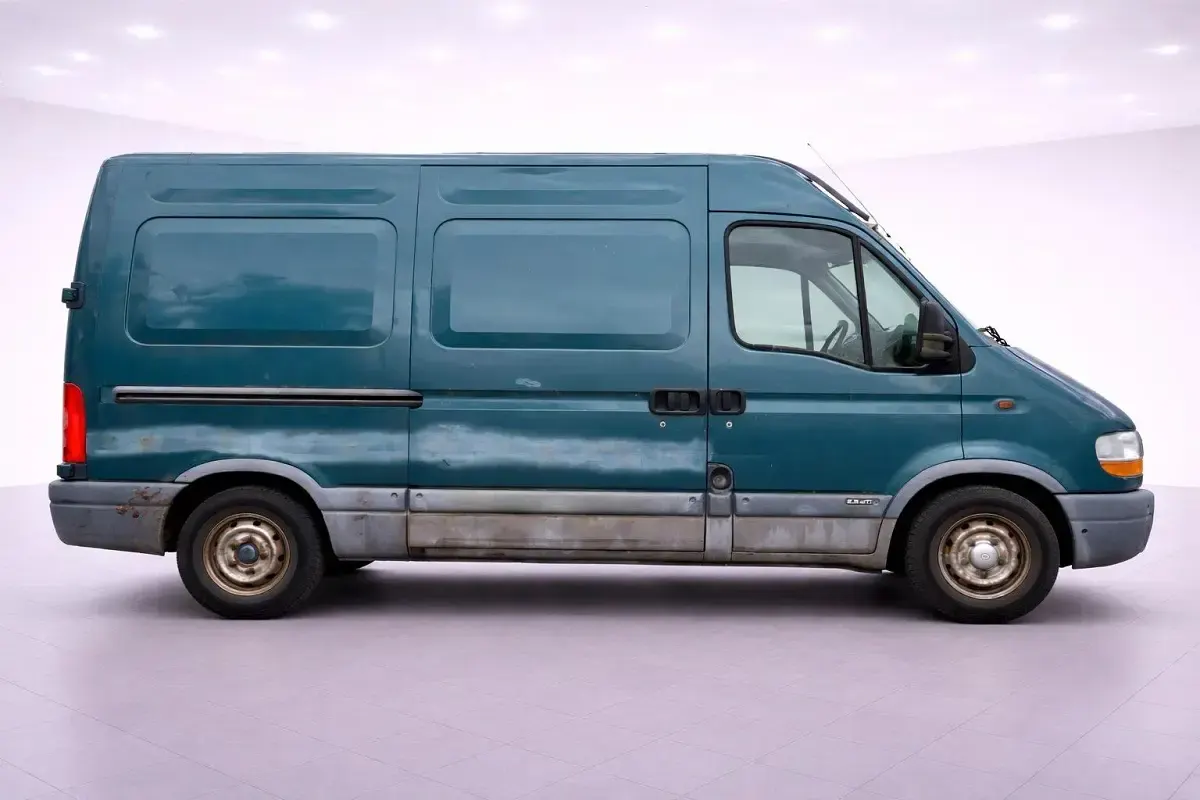 Begagnad Renault Master 114 HK (83 kW) 2000 Grön Sedan