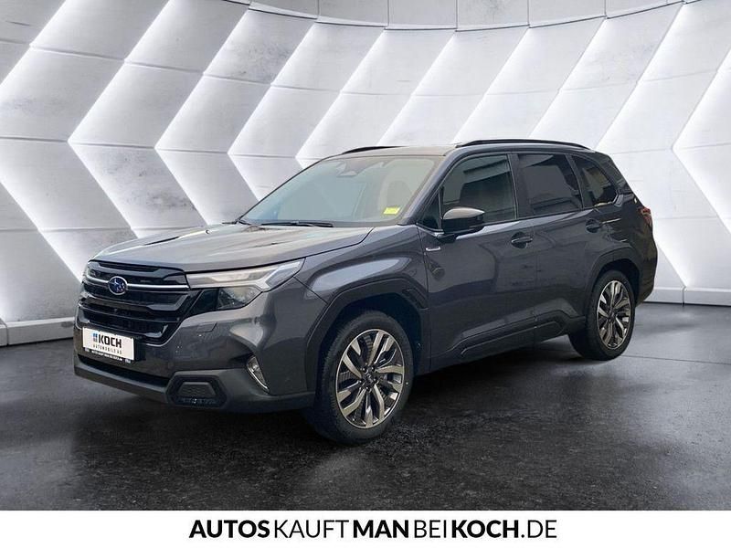 Neu Subaru Forester Platinum 150 PS (110 kW) 2025 Grau SUV