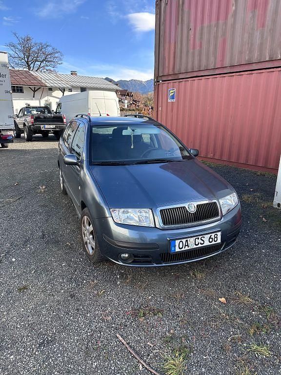 Blau Gebraucht 2006 Skoda Fabia Ambiente Kombi | 2.199 € - Bild 1/4