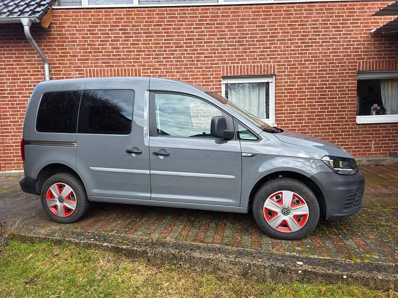 Gebraucht VW Caddy Beach 122 PS (89 kW) 2019 Grau Van / Kleinbus