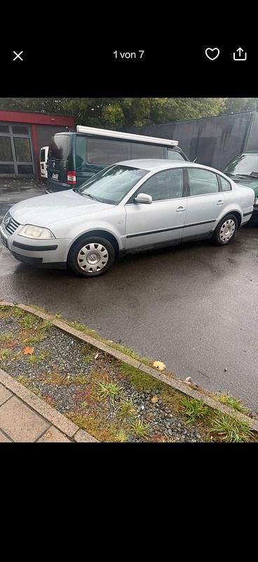 Silber Gebraucht 2001 VW Passat Limousine | 2.400 € (Fairer Preis) - Bild 1/4