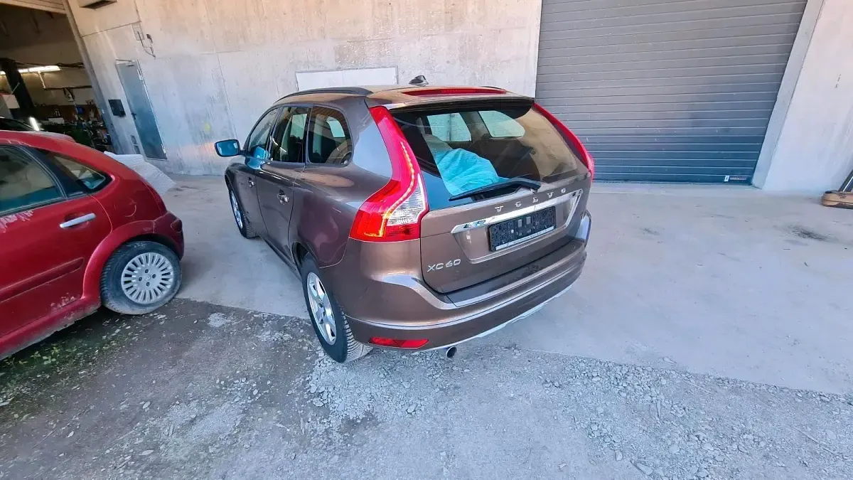 Gebraucht Volvo XC60 150 PS (110 kW) 2016 Braun SUV