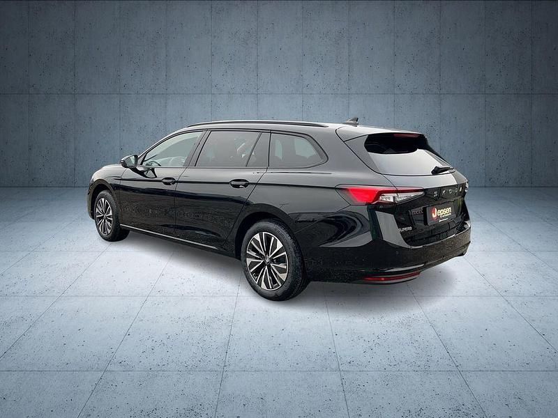 Neu Skoda Superb Selection 150 PS (110 kW) 2026 Onyxschwarz metallic Kombi