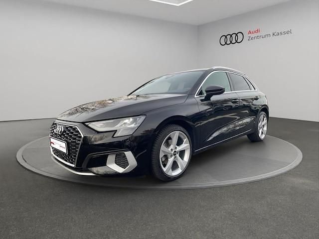 Gebraucht Audi A3 Sport 110 PS (80 kW) 2022 Mythosschwarz metallic Limousine