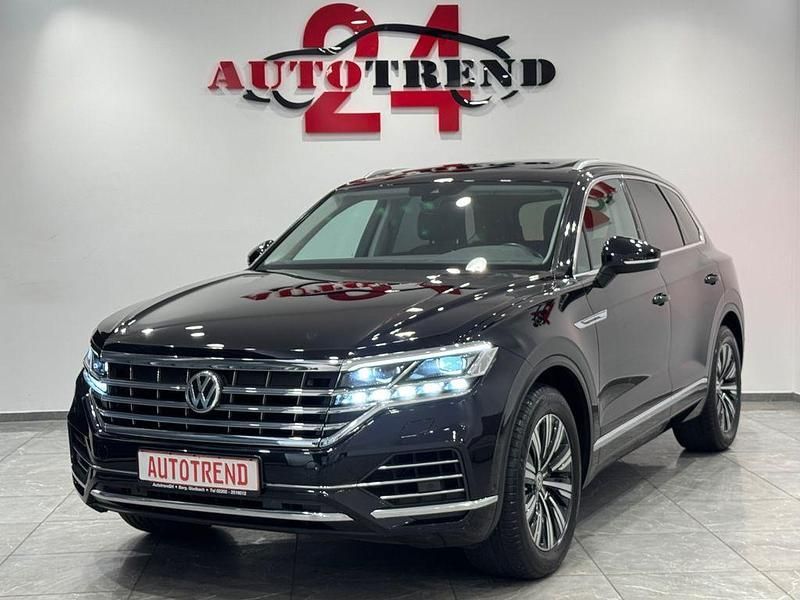 Schwarz Gebraucht 2018 VW Touareg Elegance SUV | 41.900 € (Guter Preis) - Bild 1/4