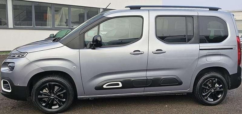 Silber Gebraucht 2023 Citroën Berlingo Shine Van / Kleinbus | 24.999 € (Guter Preis) - Bild 1/4
