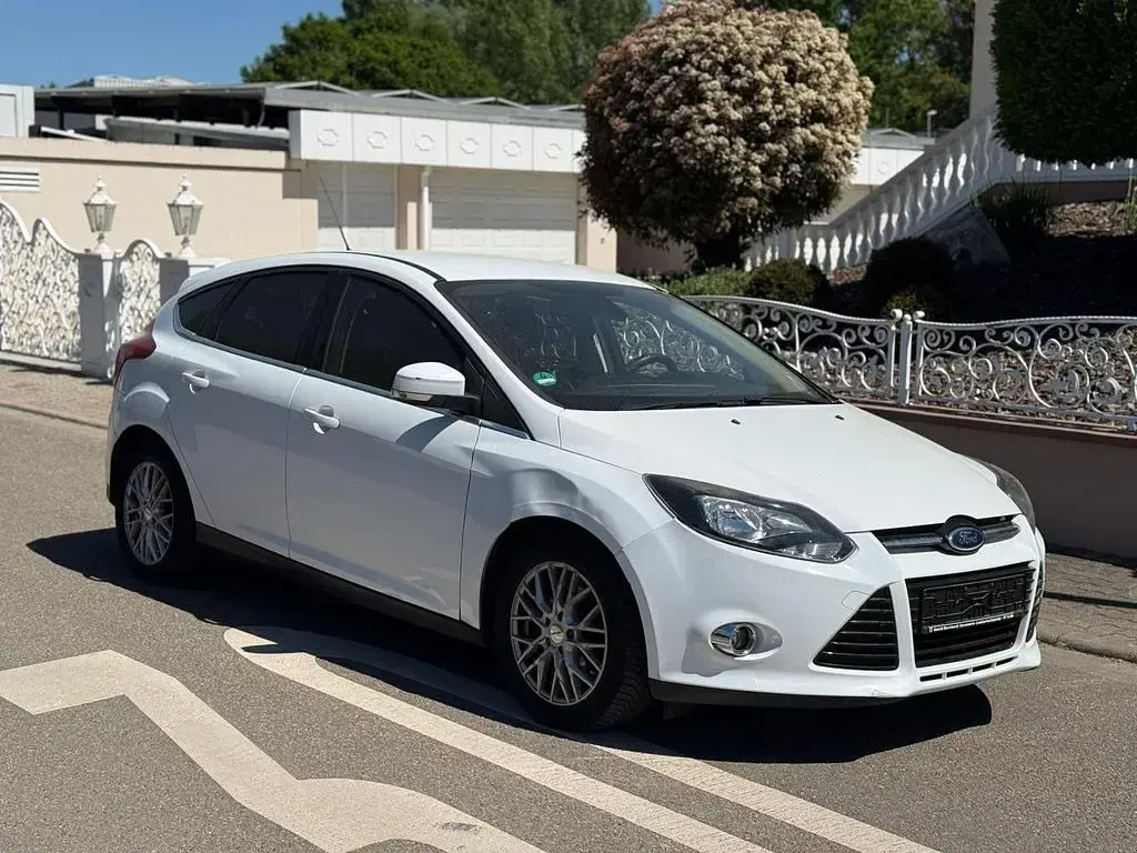 Second-hand Ford Focus Titanium 125 CP (91 kW) 2014 Alb Berlinǎ