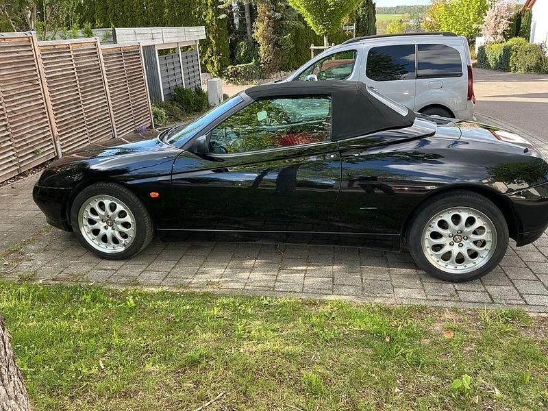 Gebraucht Alfa Romeo Spider 192 PS (141 kW) 1998 Schwarz Cabrio