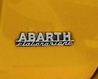 Gelb Gebraucht 2018 Abarth 595 Kleinwagen | 14.899 € (Superpreis) - Bild 1/4