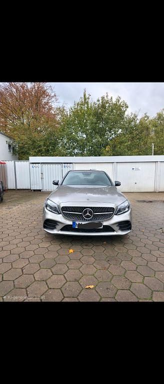 Grau Gebraucht 2019 Mercedes 220 AMG Limousine | 27.900 € (Fairer Preis) - Bild 1/4