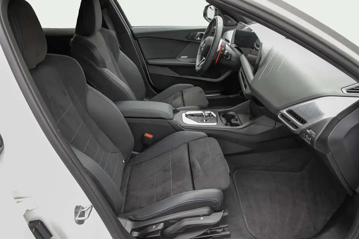 Gebraucht BMW M135 Performance 300 PS (220 kW) 2025 Weiß Kleinwagen