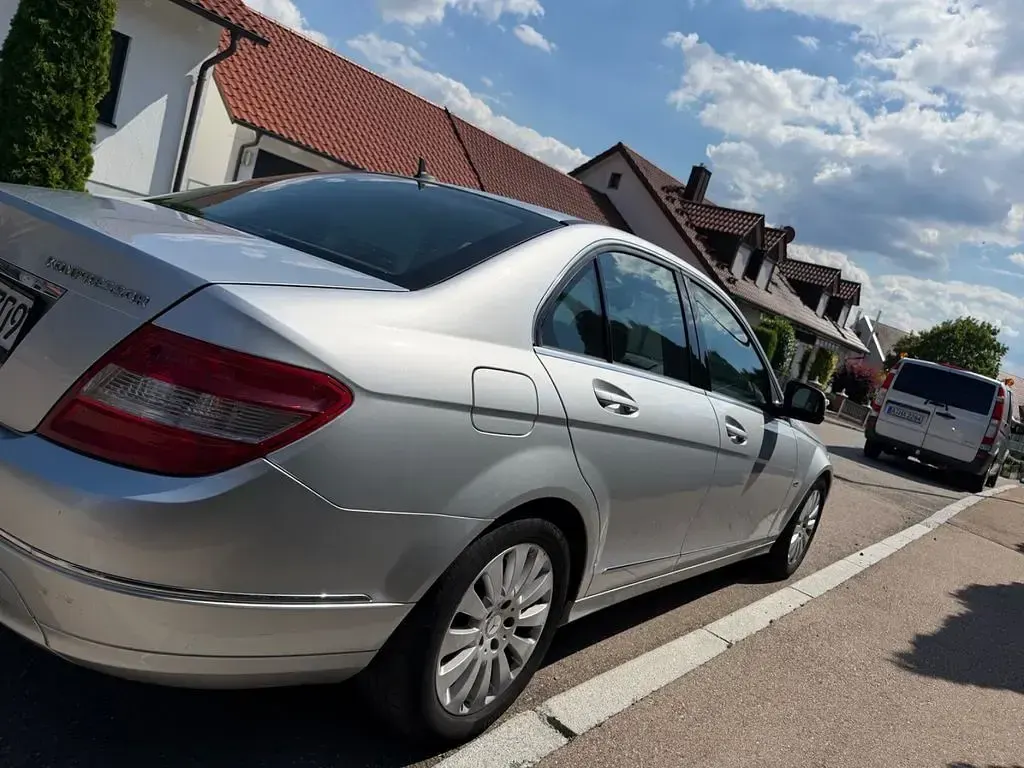 Gebraucht Mercedes C200 Elegance 184 PS (135 kW) 2007 Silber Limousine