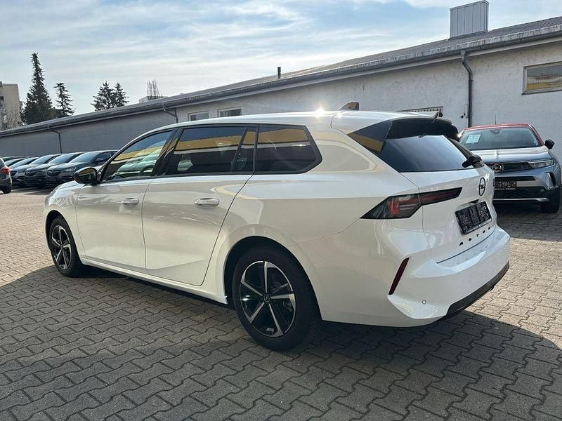 Gebraucht Opel Astra 131 PS (96 kW) 2024 Lack weiss banquise/typ aussenve Kombi