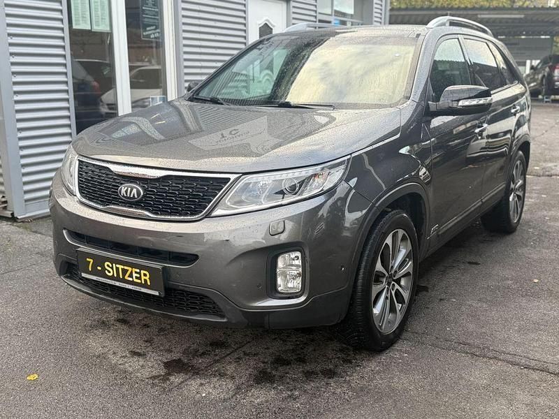 Grau Gebraucht 2013 Kia Sorento Spirit SUV | 13.400 € (Teuer) - Bild 1/4