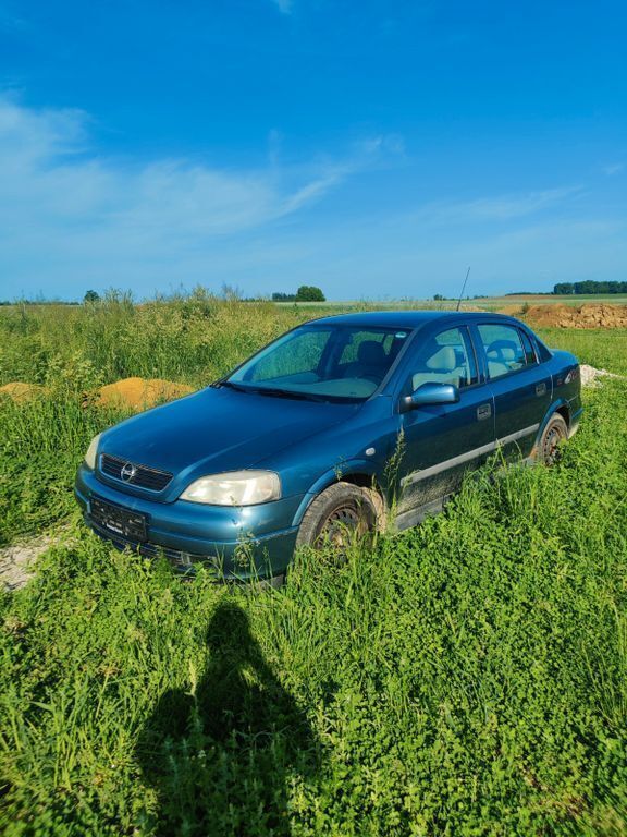 Blau Gebraucht 2001 Opel Astra Limousine | 650 € (Superpreis) - Bild 1/4