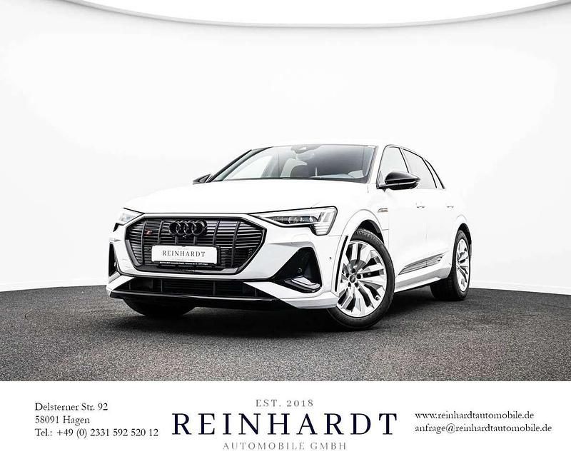 Gletscherweiß metallic Gebraucht 2023 Audi e-tron Ambiente SUV | 44.450 € (Superpreis) - Bild 1/3