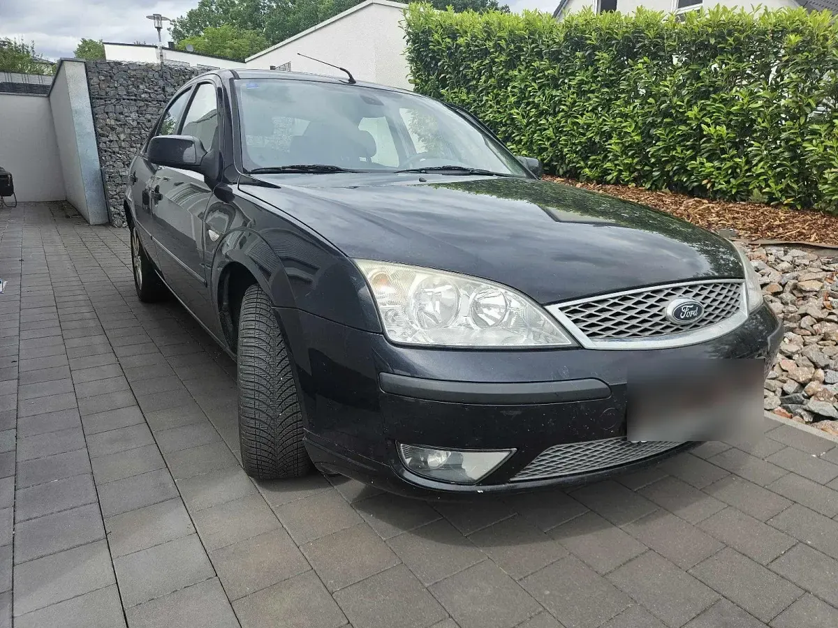 Gebraucht Ford Mondeo 125 PS (91 kW) 2007 Schwarz Limousine