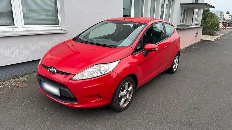 Rot Gebraucht 2011 Ford Fiesta Ambiente Kleinwagen | 1.900 € (Fairer Preis) - Bild 1/4
