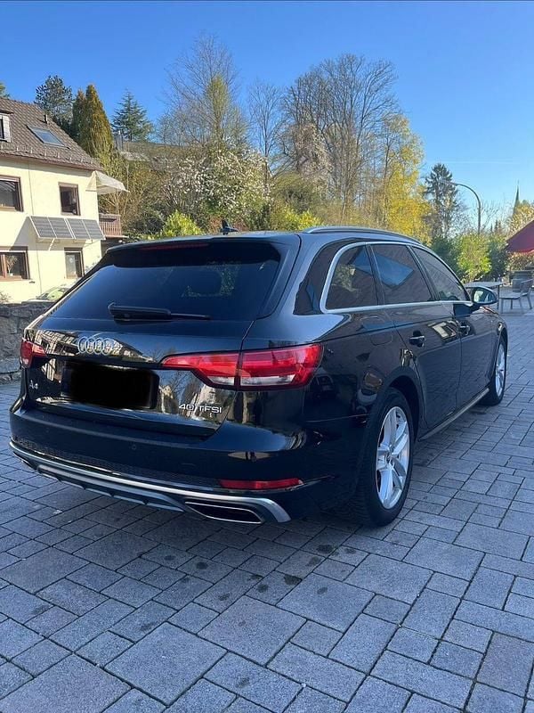 Gebraucht Audi A4 S-Line 190 PS (139 kW) 2019 Schwarz Kombi