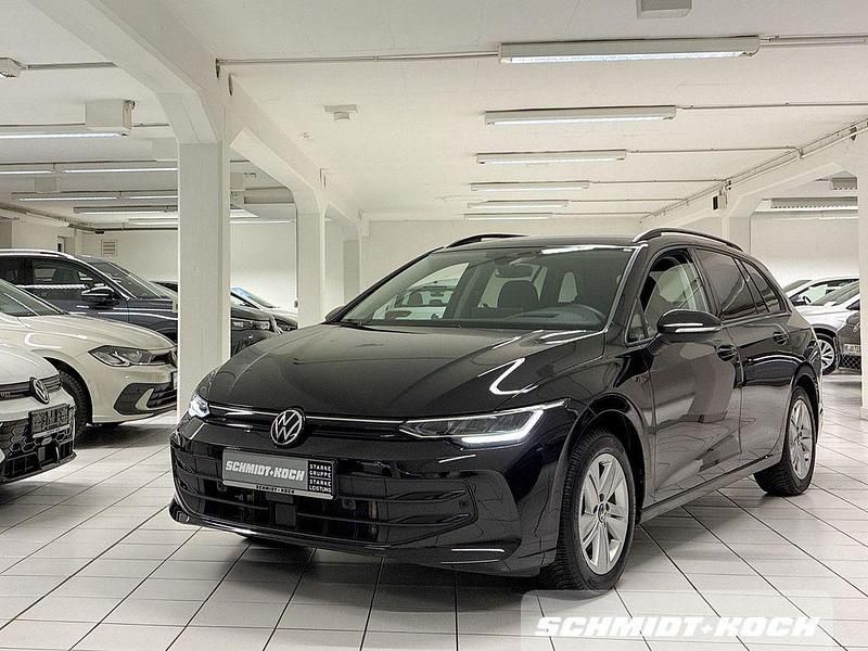 Gebraucht VW Golf VIII Life 150 PS (110 kW) 2024 Grenadillschwarz (schwarz) Kombi