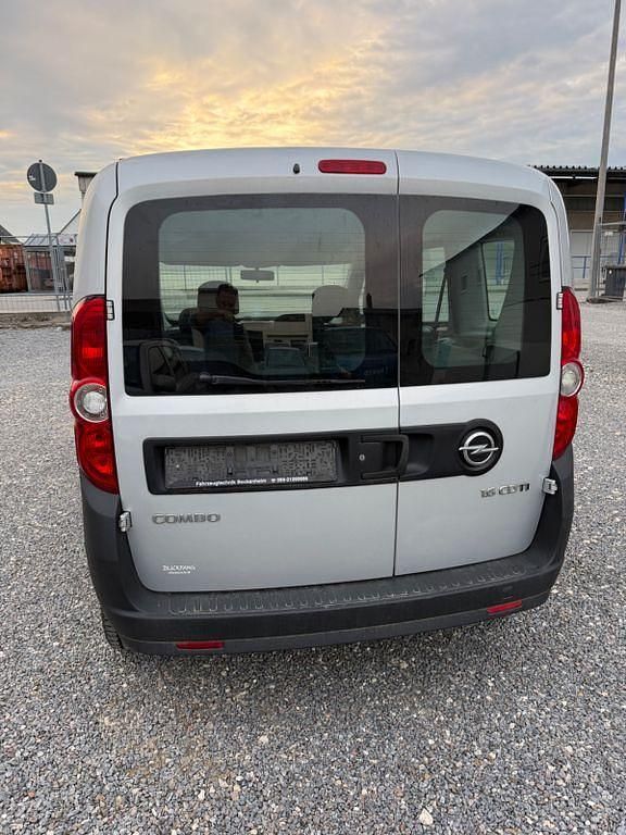 Gebraucht Opel Combo 105 PS (77 kW) 2015 Grau Van / Kleinbus