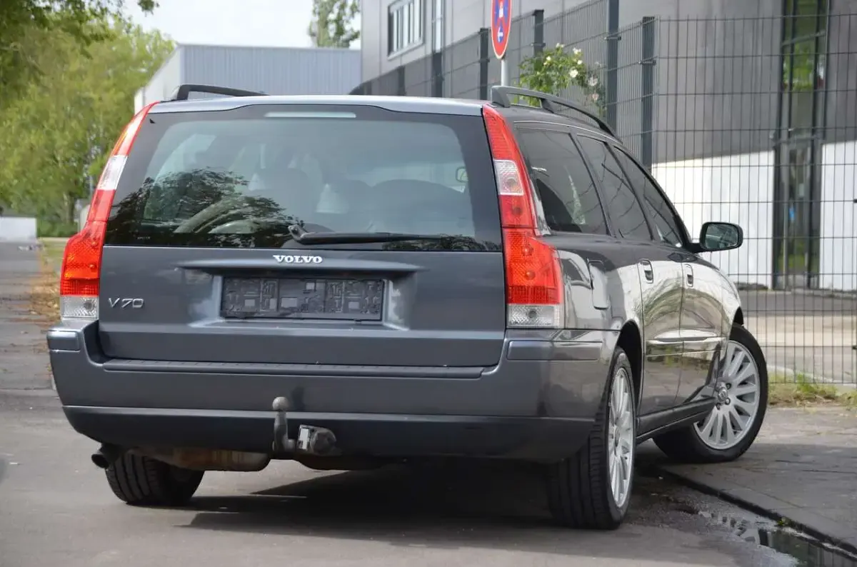 Gebraucht Volvo V70 Kinetic 140 PS (102 kW) 2005 Titanium grey pearl / metallic Kombi