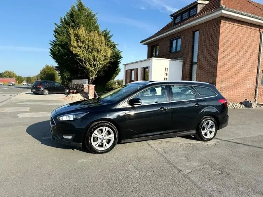 Gebraucht Ford Focus 125 PS (91 kW) 2015 Schwarz (metallic) Kombi