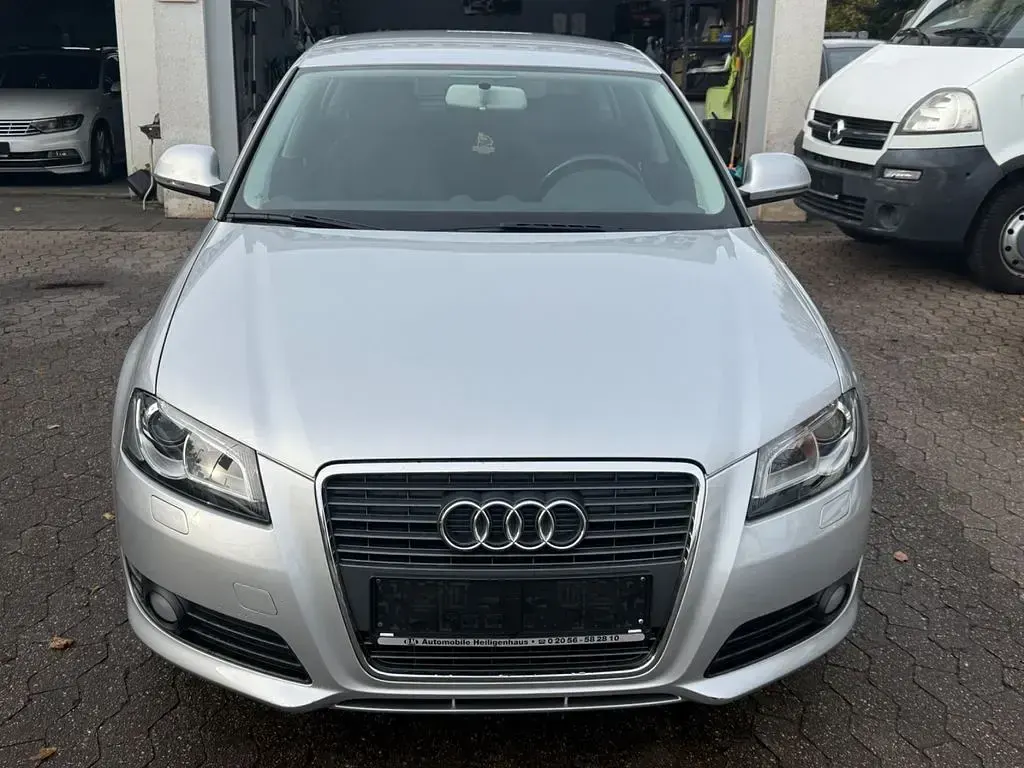 Używany Audi A3 Attraction 125 KM (91 kW) 2010 Srebrny Hatchback