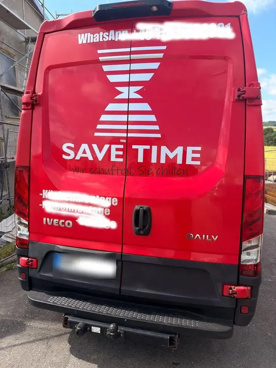 Gebraucht Iveco Daily 170 PS (125 kW) 2014 Rot Van / Kleinbus