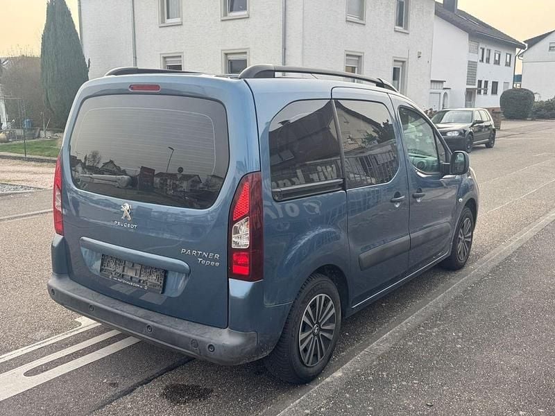 Gebraucht Peugeot Partner Tepee Active 114 PS (83 kW) 2012 Grau Van / Kleinbus