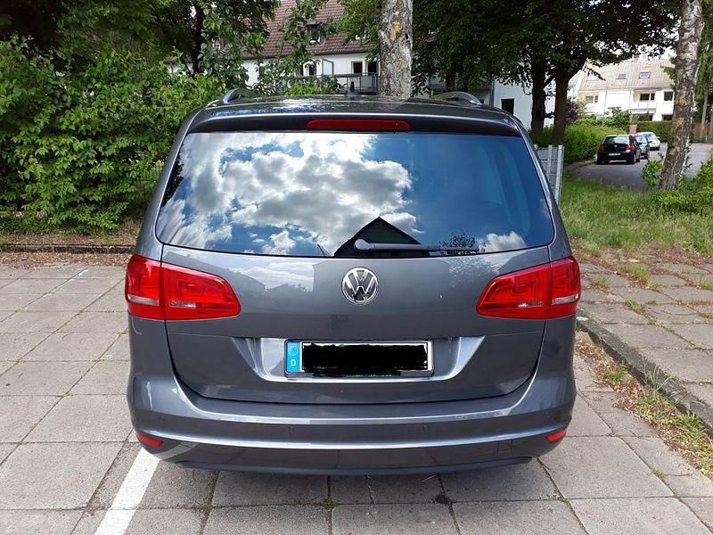Gebraucht VW Sharan Highline 177 PS (130 kW) 2013 Grau Van / Kleinbus