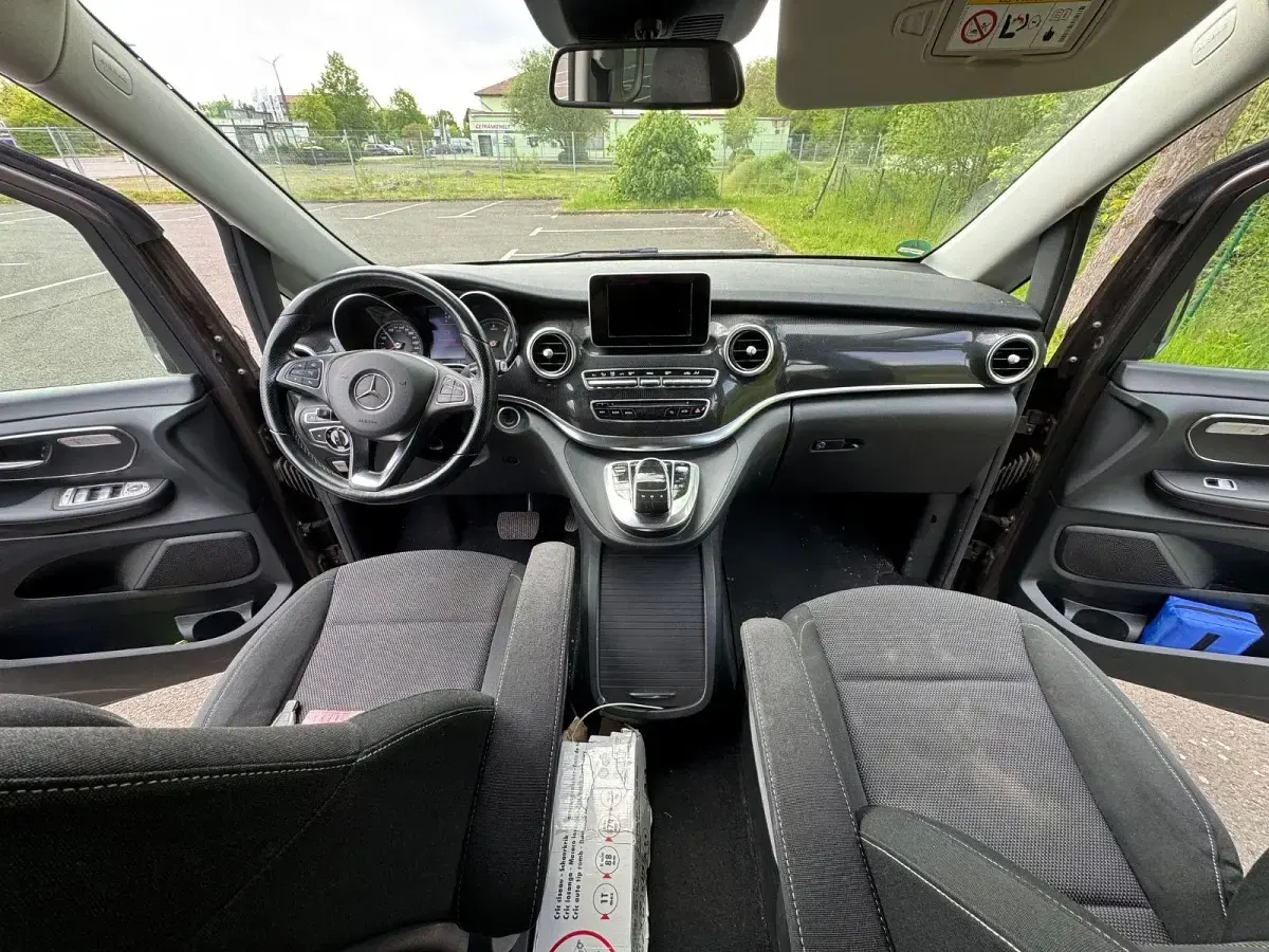 Gebraucht Mercedes V220 Edition 163 PS (119 kW) 2014 Braun Van / Kleinbus