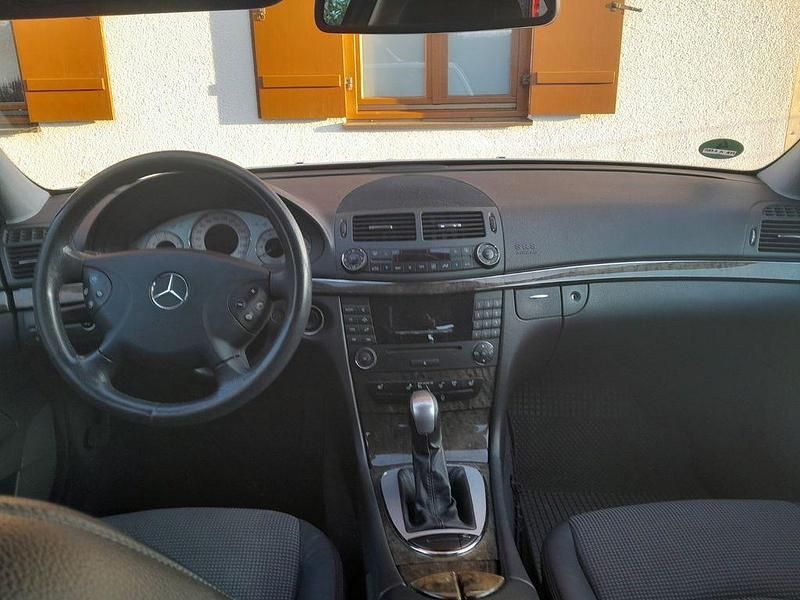 Gebraucht Mercedes E280 Avantgarde 231 PS (169 kW) 2006 Silber Limousine