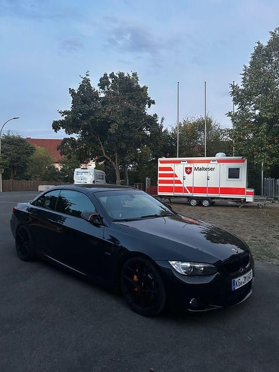 Blau Gebraucht 2009 BMW 335 Cabriolet M Sport Cabrio | 22.999 € (Fairer Preis) - Bild 1/4