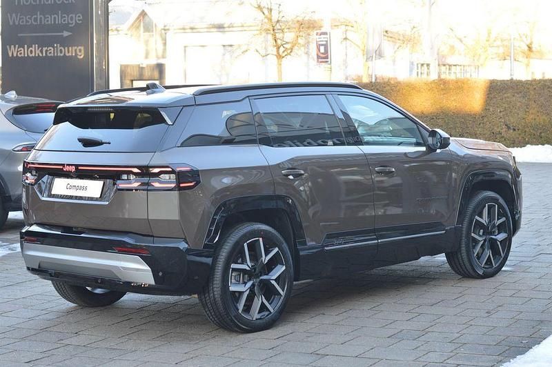 Neu Jeep Compass 156 kW (213 PS) 2026 Grün SUV
