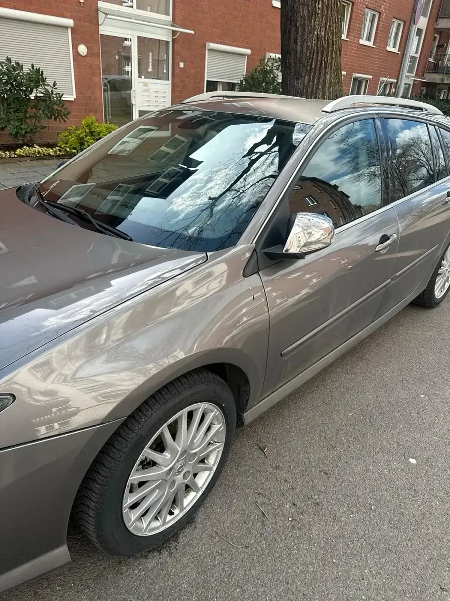 Gebraucht Renault Laguna III 150 PS (110 kW) 2011 Silber Kombi