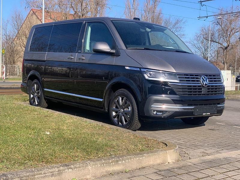 Second-hand VW Multivan 354 CP (260 kW) 2022 Verde Monovolum