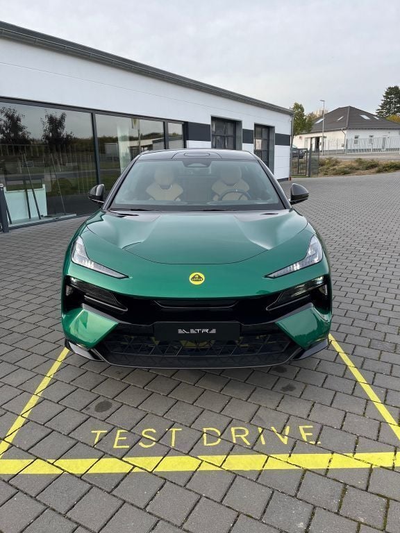 Grün Neu 2025 Lotus Eletre SUV | 138.900 € (Teuer) - Bild 1/4