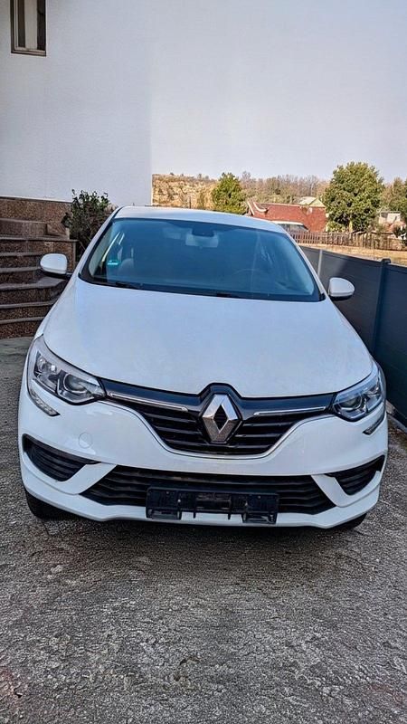 Gebraucht Renault Mégane IV Play 101 PS (74 kW) 2017 Weiß Limousine