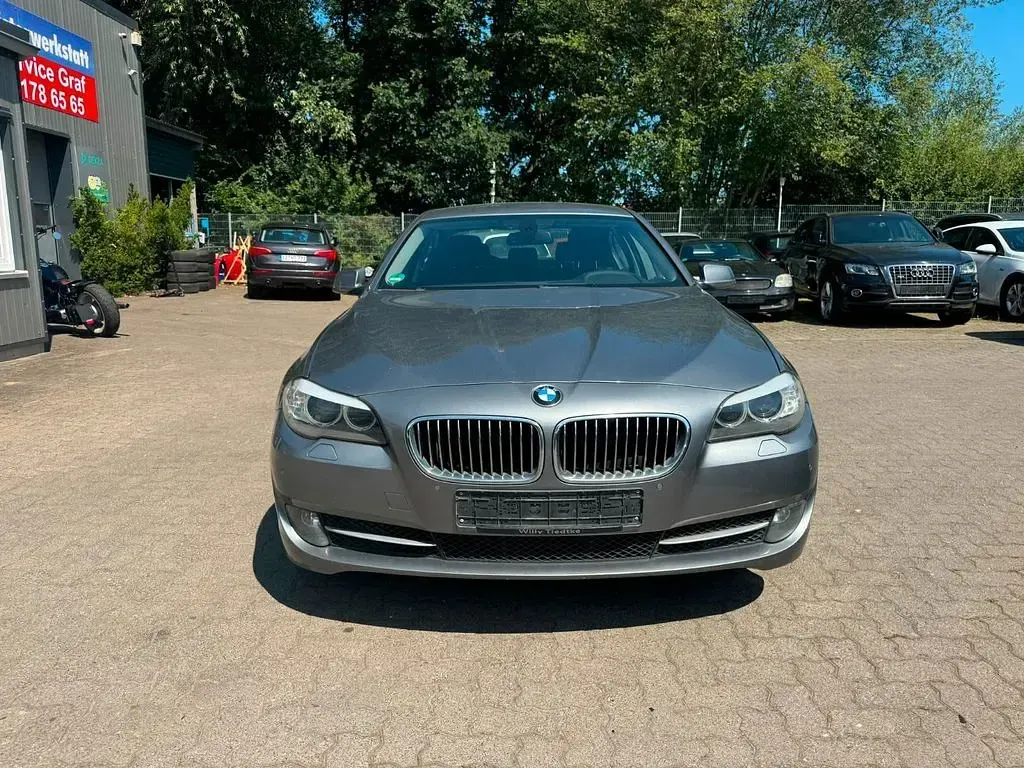 Gebraucht BMW 523 204 PS (150 kW) 2010 Grau Limousine